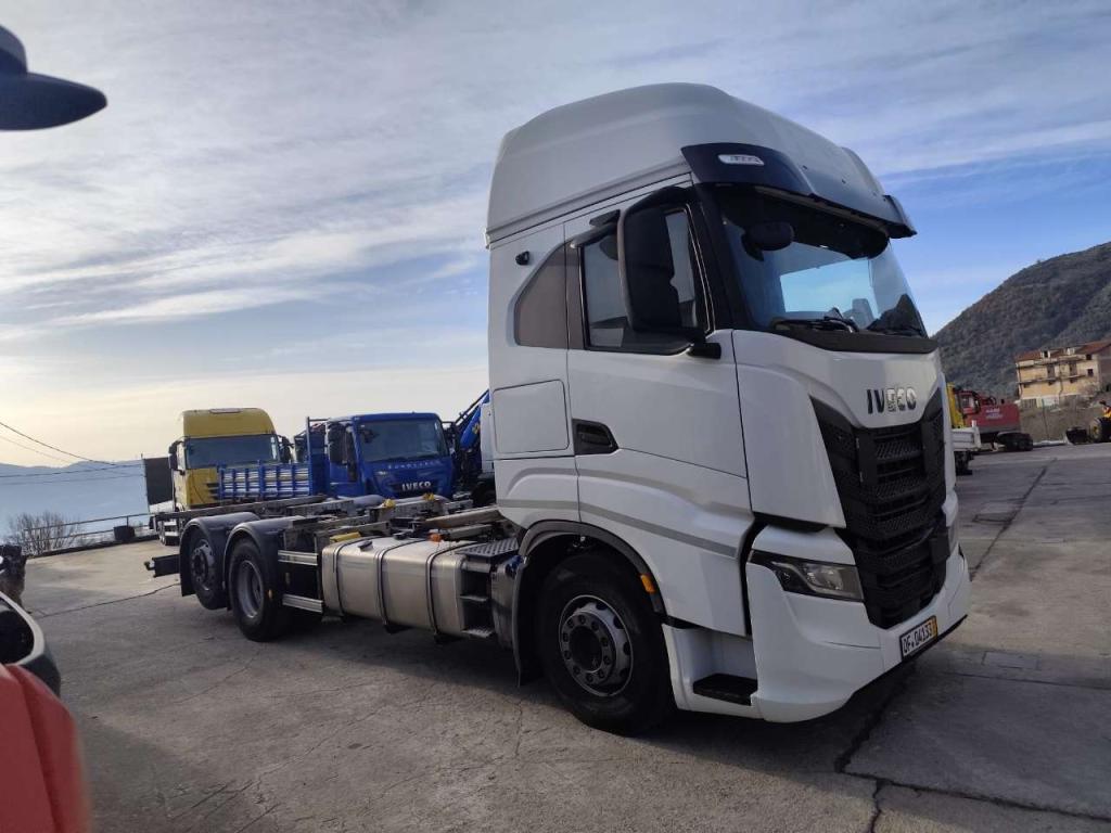 Iveco S-WAY 510 AS Foto 18