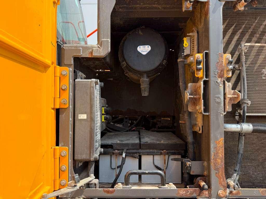 Volvo EC300EL - Hammer Lines / Automatic Greasing Foto 28