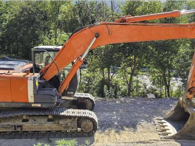 Hitachi Zaxis ZX240N-3 Foto 1