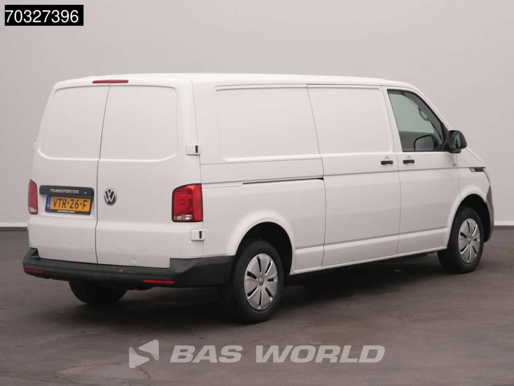 Volkswagen Transporter 110pk L2H1 Navi Airco Euro6 L2 Airco Foto 2