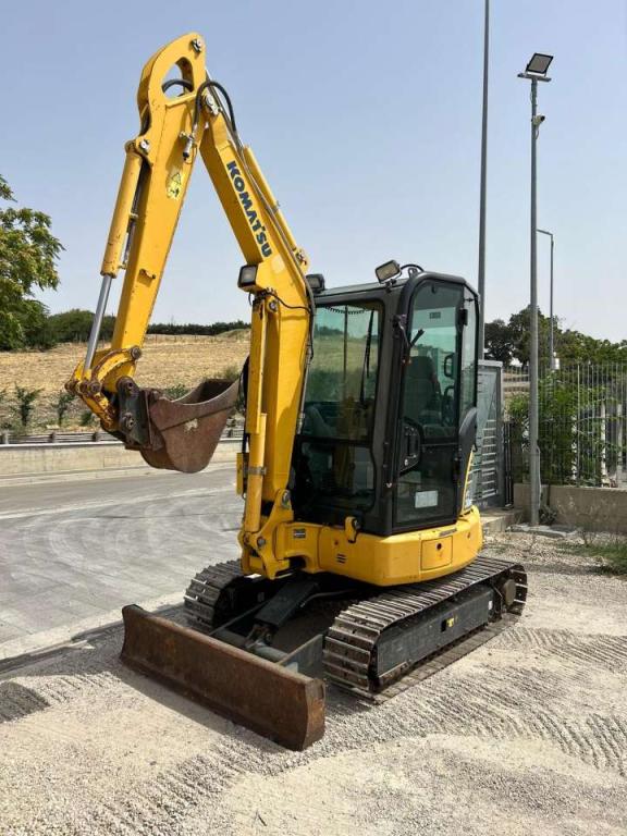 Komatsu PC30MR-5 Foto 1