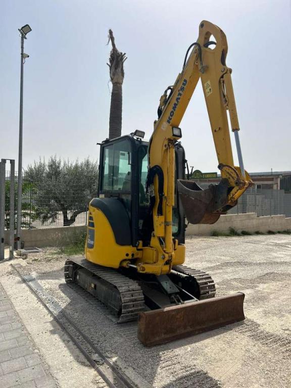 Komatsu PC30MR-5 Foto 2