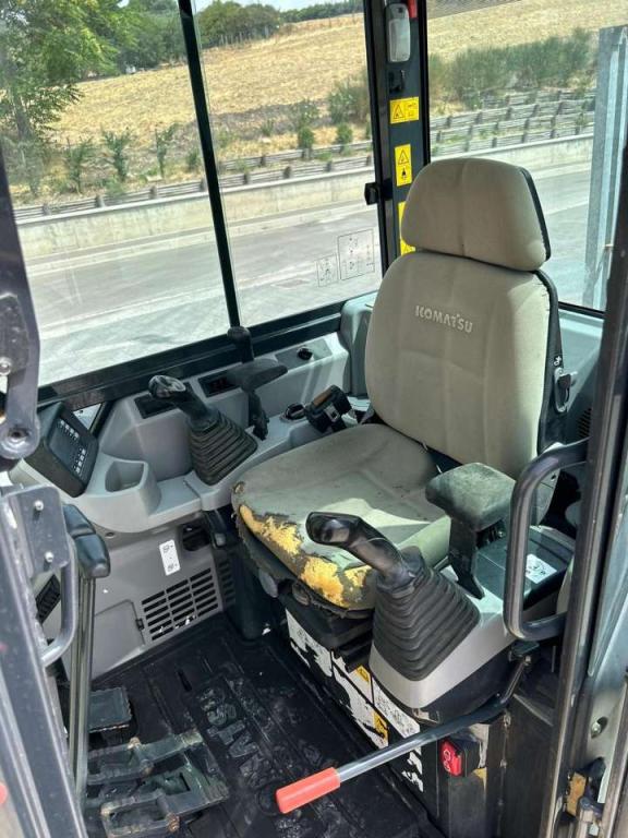 Komatsu PC30MR-5 Foto 5