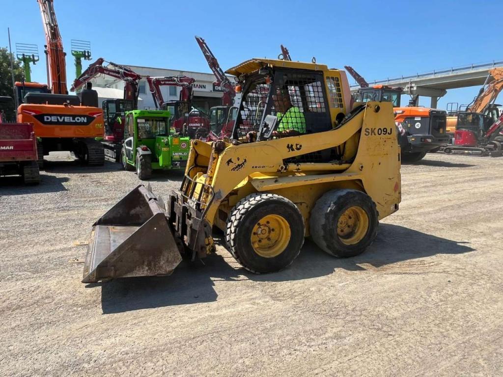 Komatsu SK 09 J Foto 1