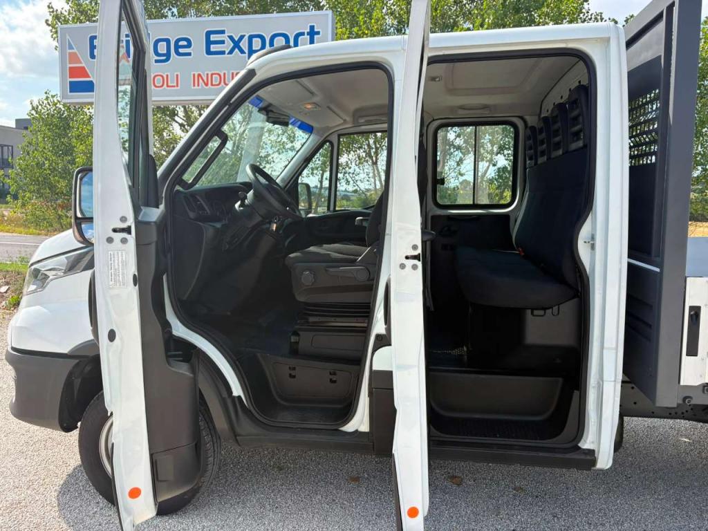 Iveco DAILY 35C16 doppia cabina 7 posti EURO 6 Foto 4