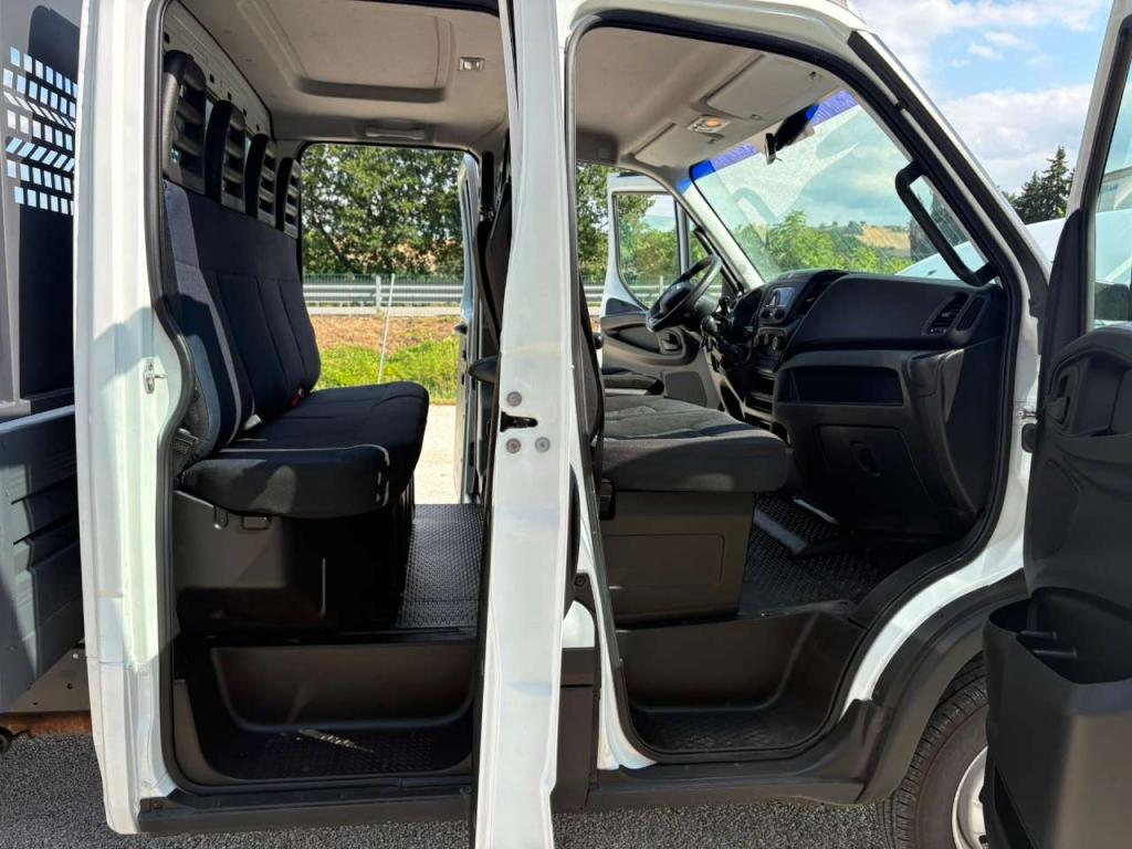 Iveco DAILY 35C16 doppia cabina 7 posti EURO 6 Foto 5