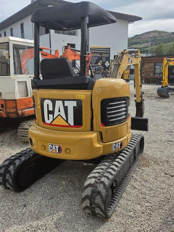 Caterpillar 303 Foto 1