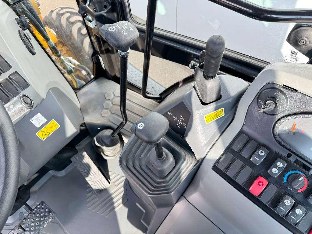 Caterpillar 424 4WD - Hammer Lines / Airco Foto 8