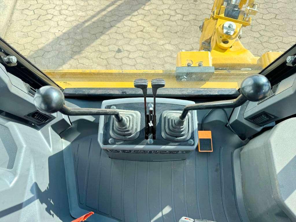 Caterpillar 424 4WD - Hammer Lines / Airco Foto 9