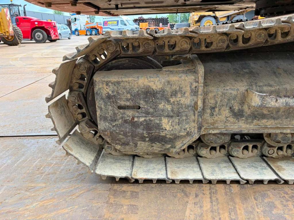 Hitachi ZX210LC-6 Foto 15
