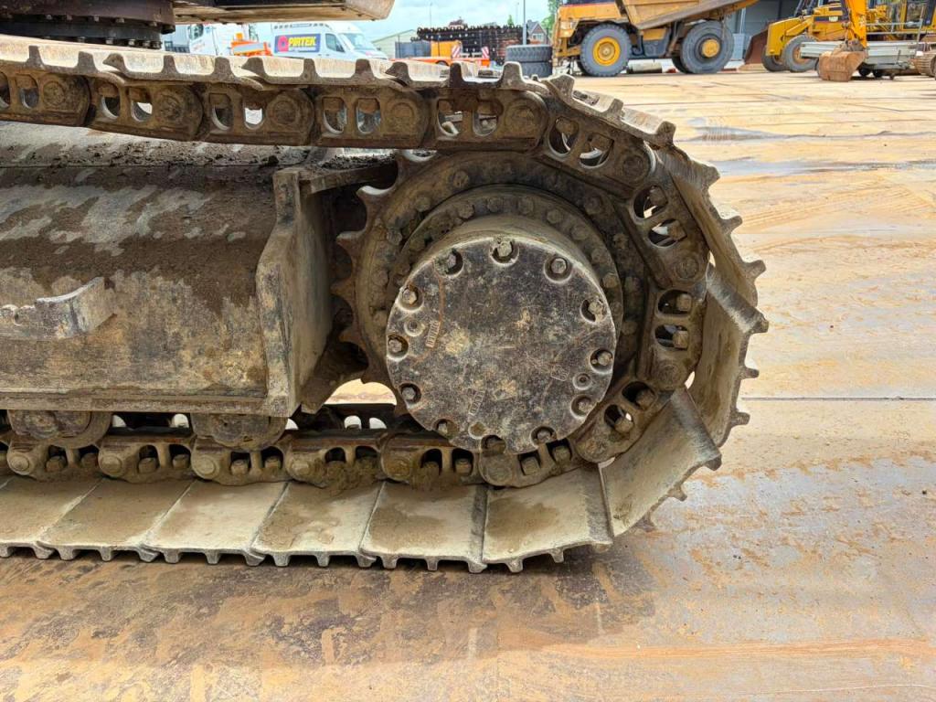 Hitachi ZX210LC-6 Foto 16