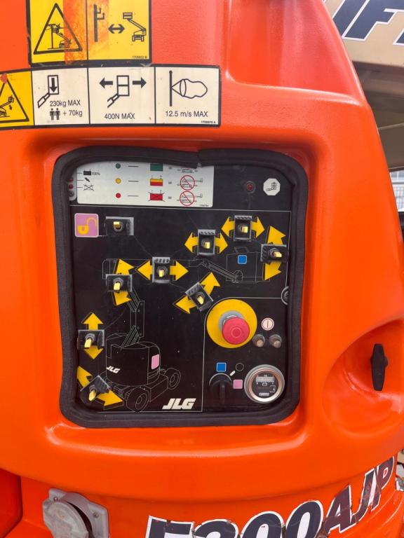 JLG E300AJP Foto 5