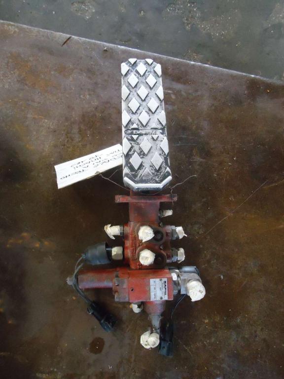 Pedal de freno para Fiat Hitachi FR160 Foto 1