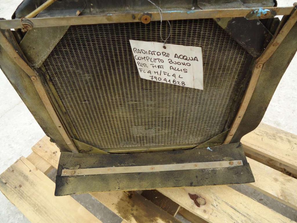 Radiador de agua para Fiat Allis FL4M e FL4L Foto 4