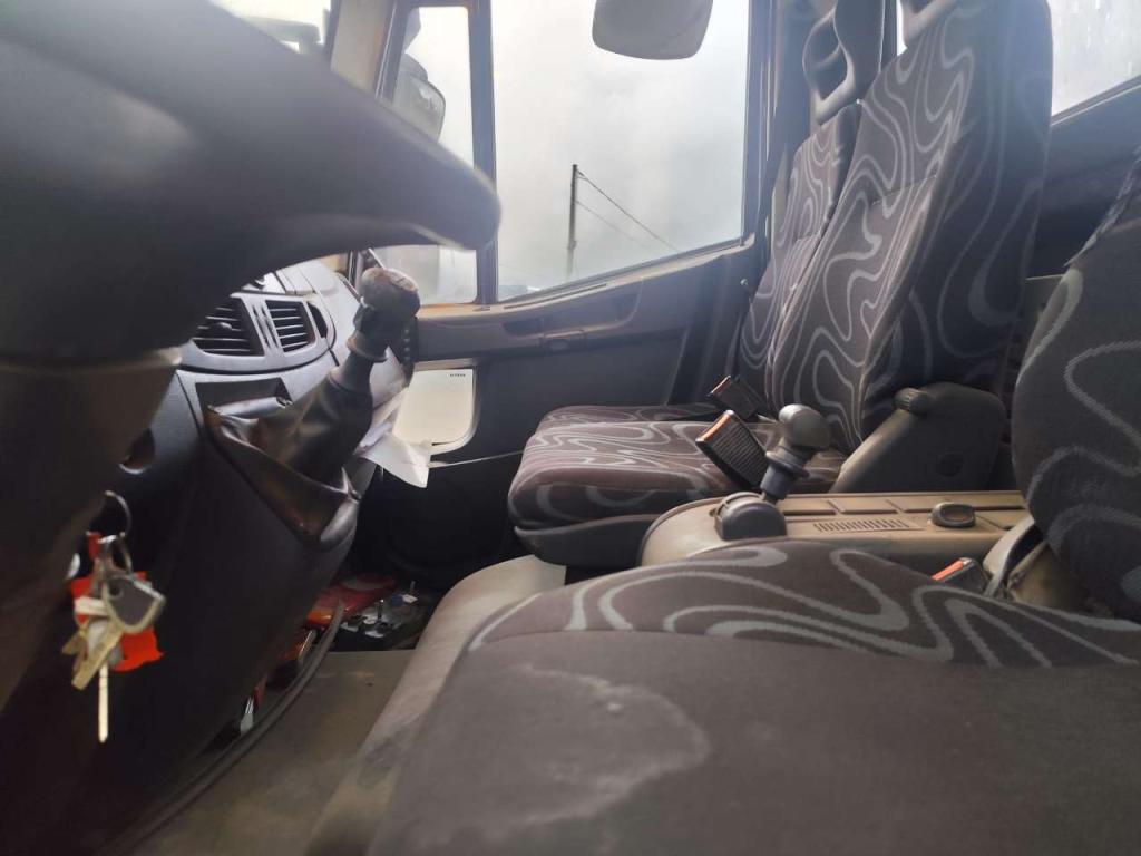 Iveco EUROCARGO 120E25K Foto 17