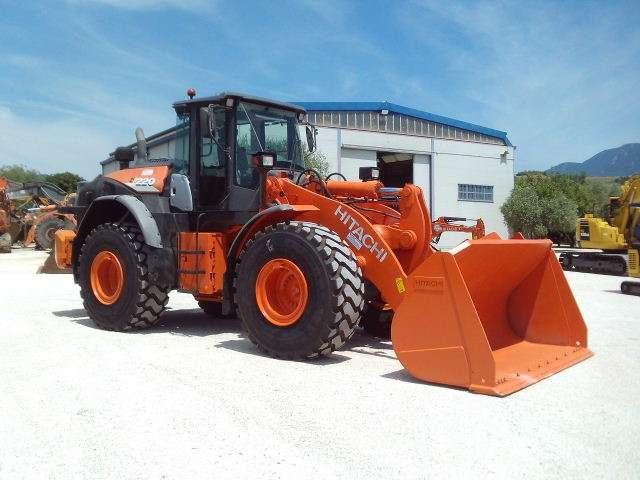 Hitachi ZW220-6 Foto 1