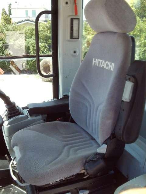 Hitachi ZW220-6 Foto 15