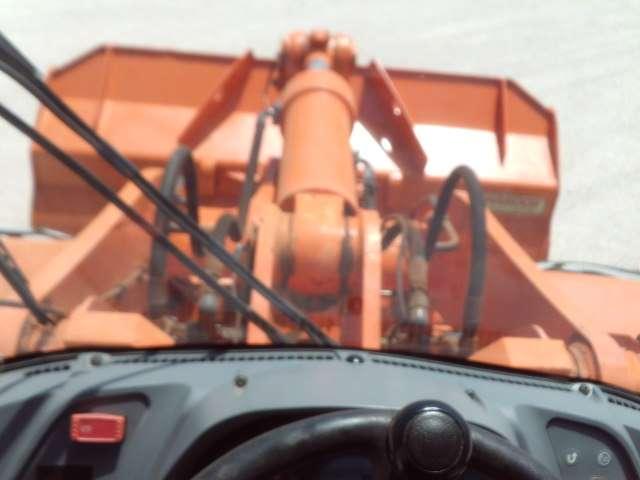 Hitachi ZW220-6 Foto 16