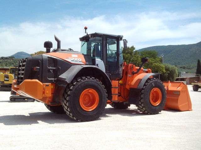 Hitachi ZW220-6 Foto 7