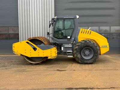 Hamm H13i Padfoot compactor vendida por Big Machinery