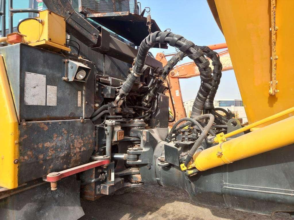 Komatsu HM400-3R (4 units available for sale in Abu Dhabi) Foto 15