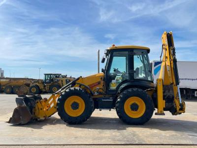 JCB 4CX vendida por Big Machinery