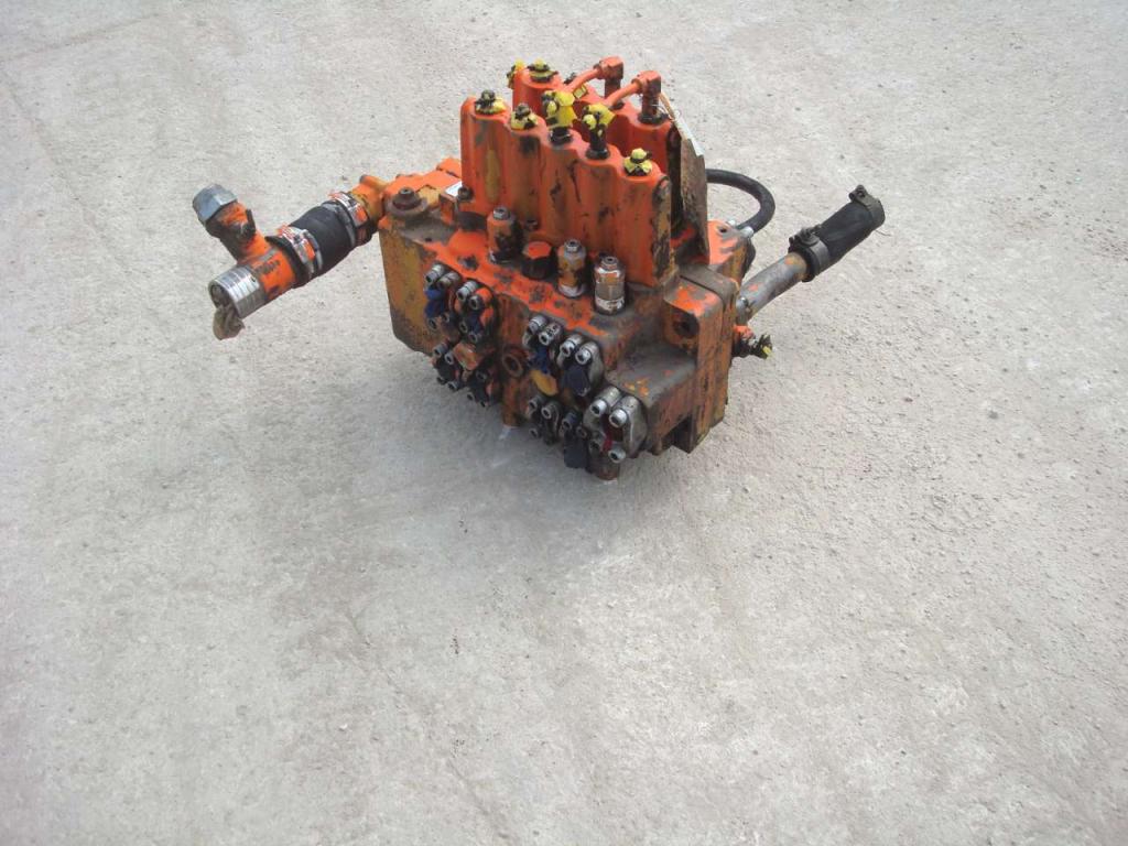 Distribuidor hidraulico para Fiat Hitachi FH 200 Foto 3
