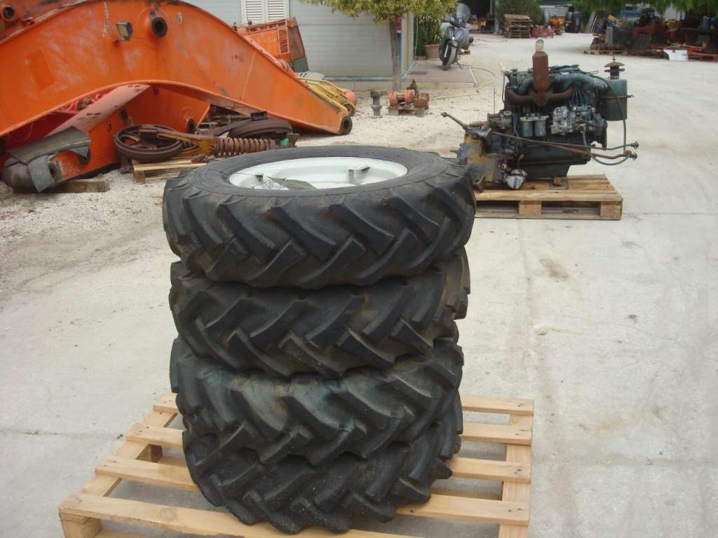 Neumático con llantas para MISURA 750-16 Foto 2