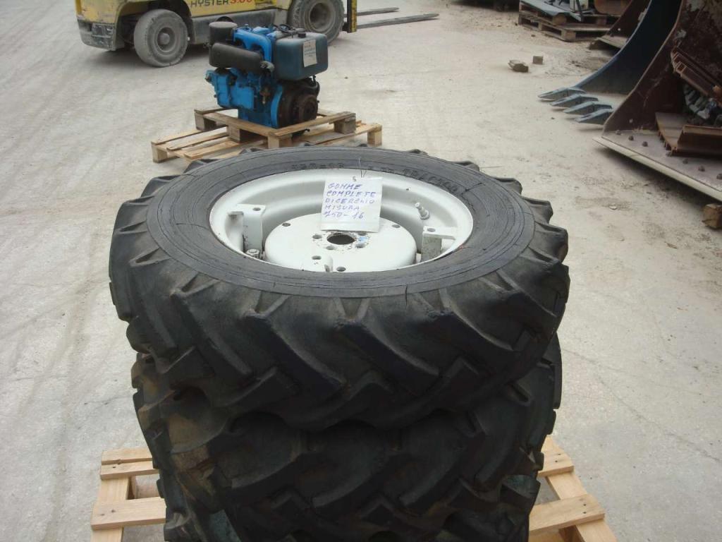 Neumático con llantas para MISURA 750-16 Foto 4