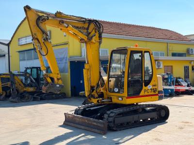Komatsu PC75R Foto 1