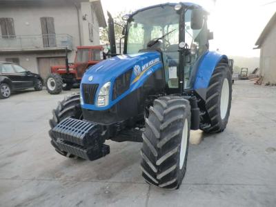 New Holland T595 vendida por Commerciale Adriatica Srl