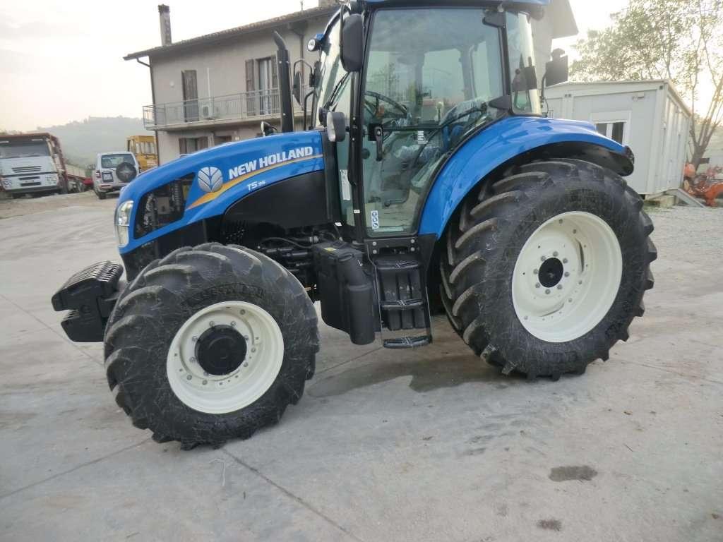 New Holland T595 Foto 2