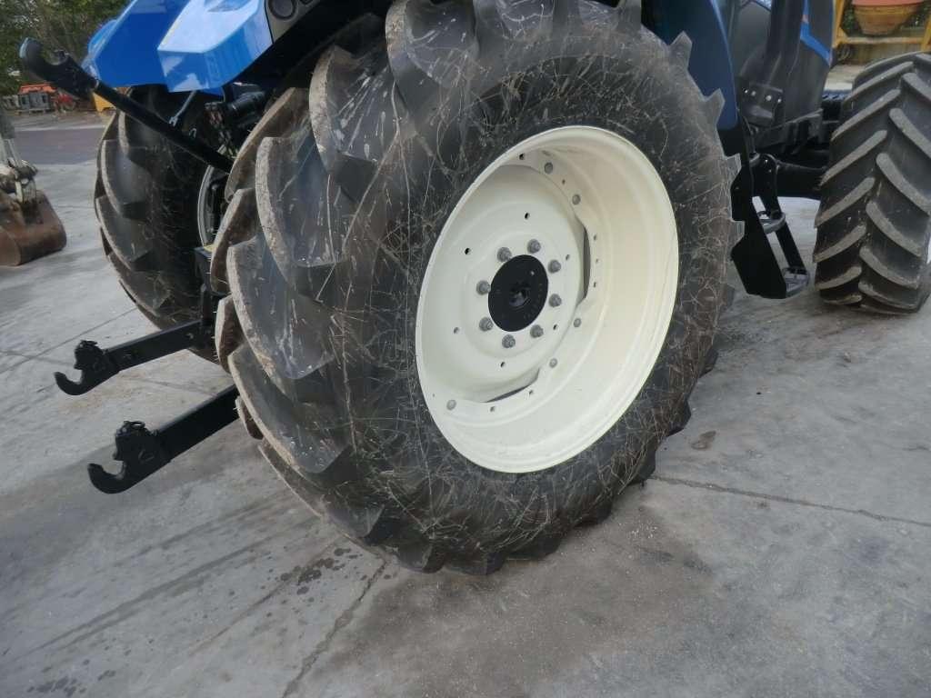 New Holland T595 Foto 5