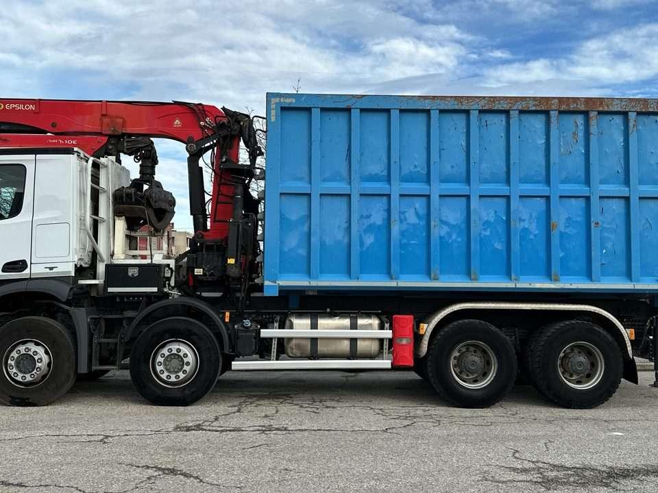 Mercedes-Benz 4145  8x4 Foto 2
