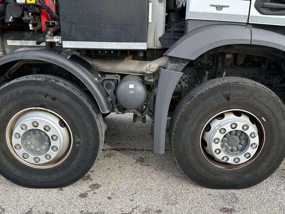 Mercedes-Benz 4145  8x4 Foto 8