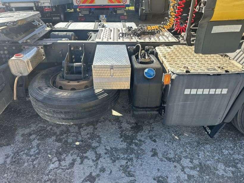 Scania 490 Foto 7