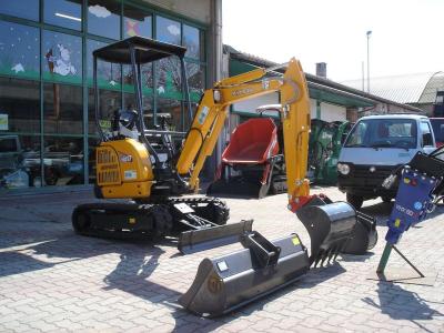 Kato HD 17 VXE - NUOVO CON ATTACCO MARTELLO IDRAULICO E OPZIONE ATTACCO RAPIDO BENNE vendida por Giordano Srl