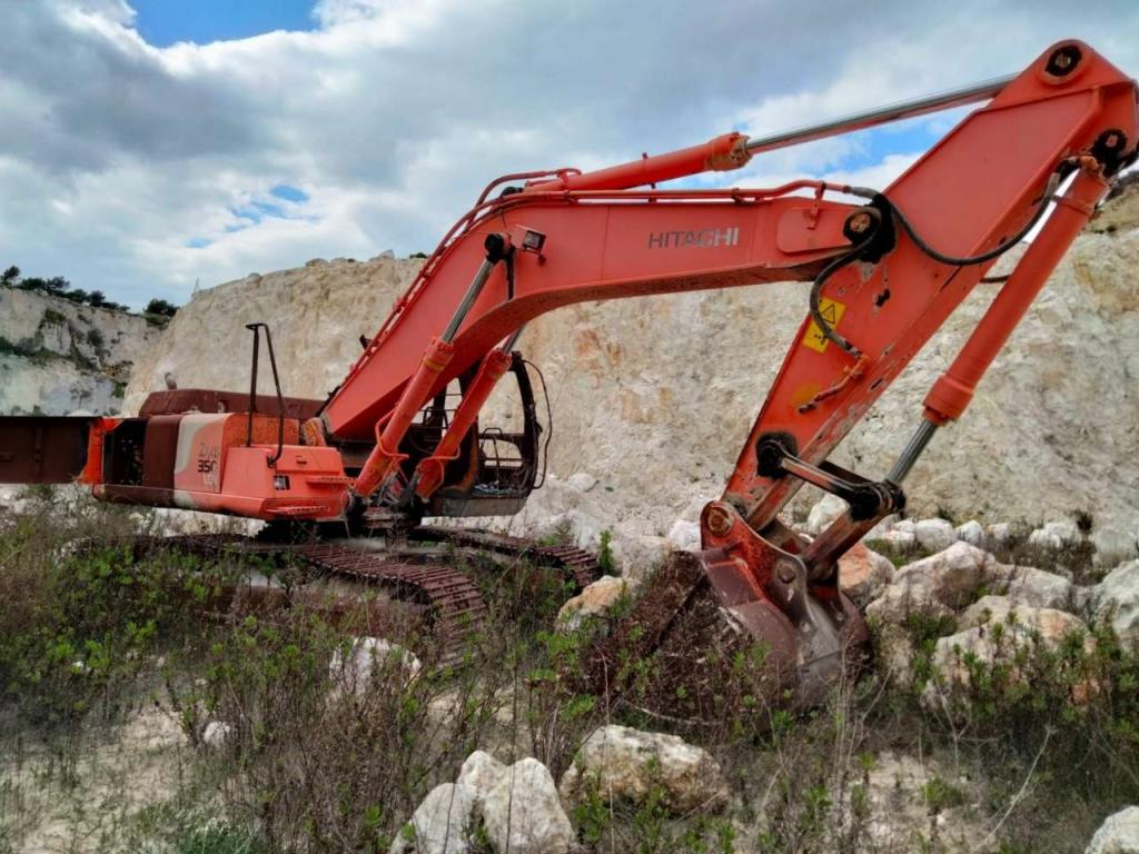 Hitachi ZX350LCN Foto 1
