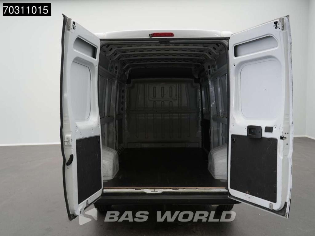 Peugeot Boxer 140PK L3H2 Airco Cruise Camera Parkeersensoren Euro6 L3 Airco Cruise control Foto 8