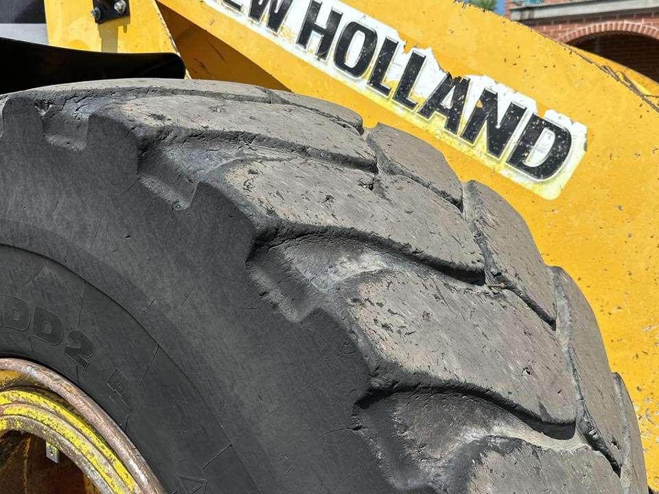 New Holland W271 Foto 8