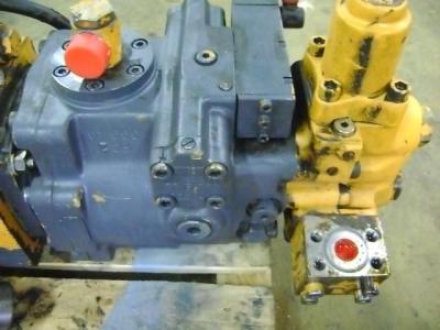 Motor de rotación de la plataforma giratoria para Liebherr 902 vendida por PRV Ricambi Srl