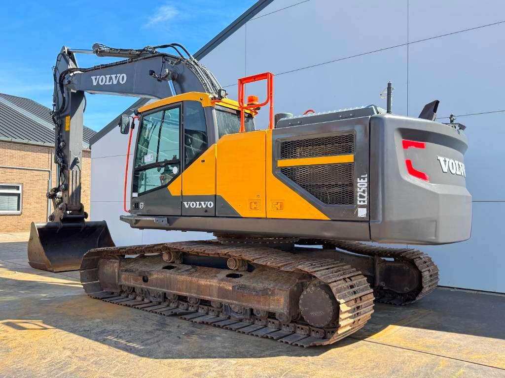 Volvo EC250EL - Hammer Lines / Quick Coupler Foto 3