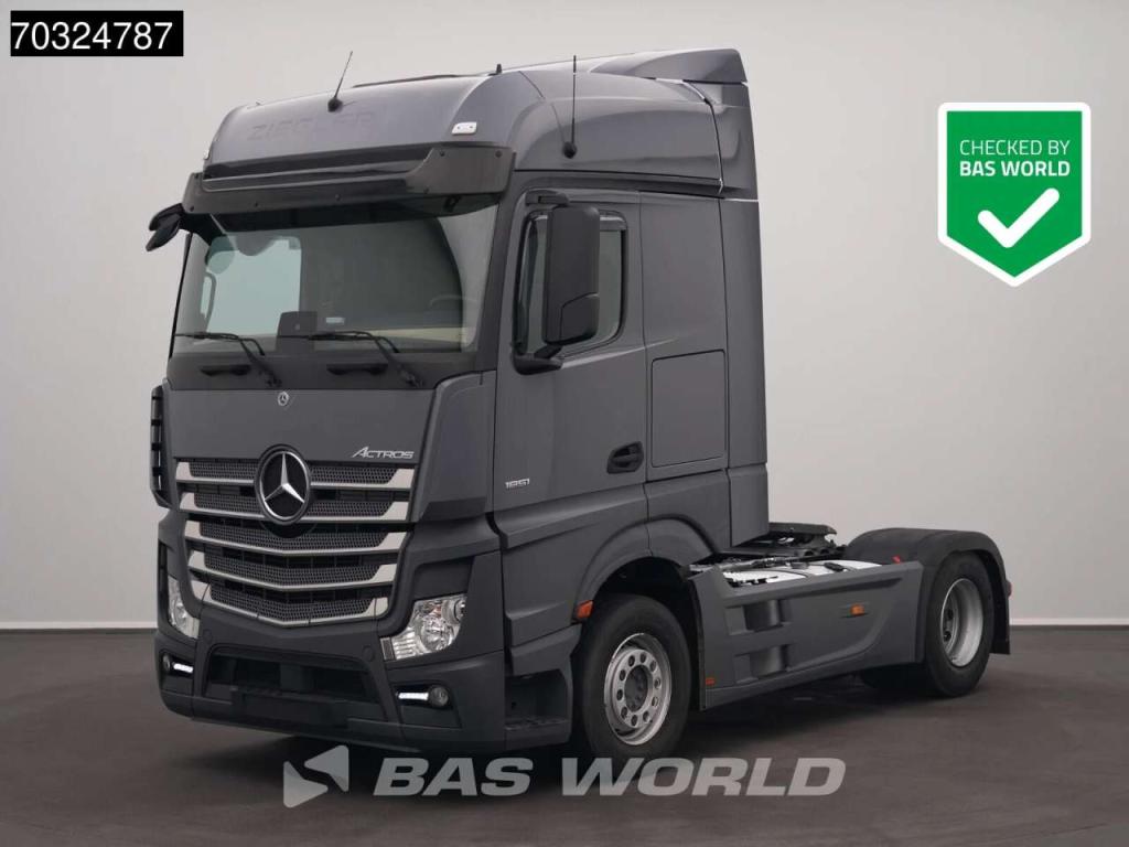 Mercedes-Benz Actros 1851 4X2 BigSpace Retarder 2xTanks ACC Foto 1
