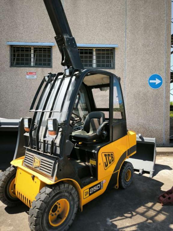 JCB TLT25D Foto 1