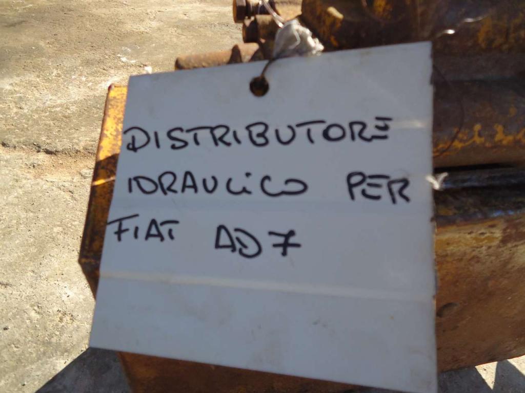 Distribuidor hidraulico para Fiat AD7 Foto 2