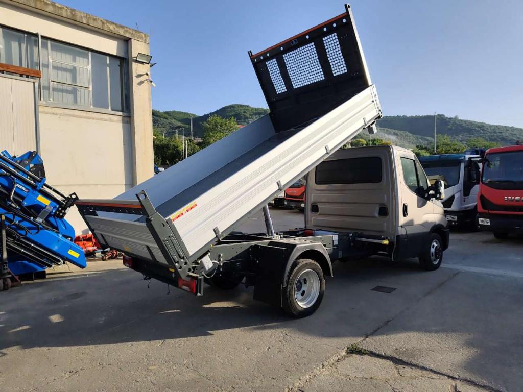 Iveco DAILY 35-130 Foto 10