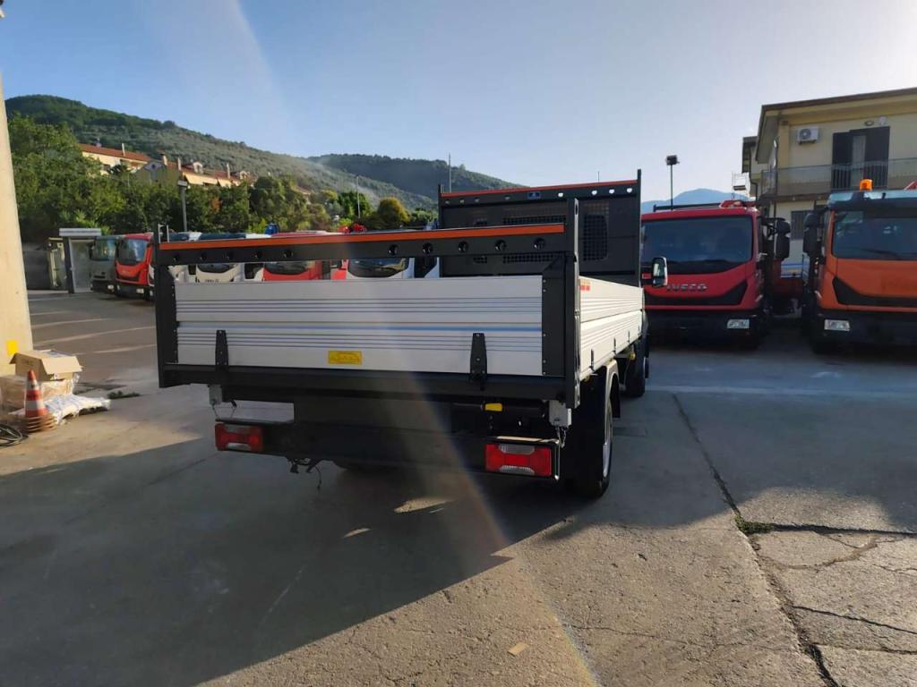 Iveco DAILY 35-130 Foto 24