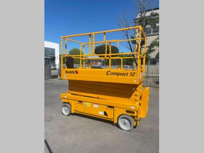 Haulotte COMPACT 12 vendida por Centro Usato Srl
