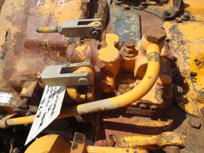 Distribuidor de embrague de dirección para Fiat Allis FL9 vendida por OLM 90 Srl