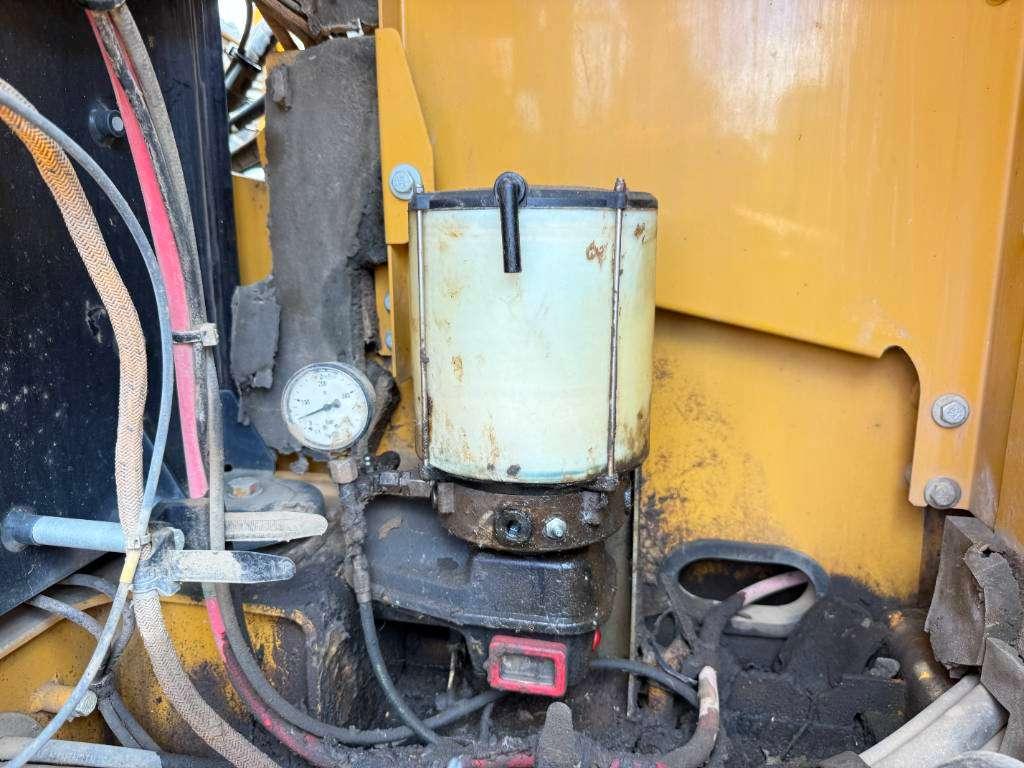 Caterpillar 320FL - Hammer Lines / Automatic Greasing Foto 21